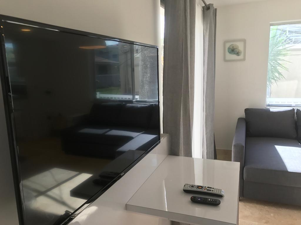 Wave Beach Vacation Rentals Pompano Beach Zimmer foto
